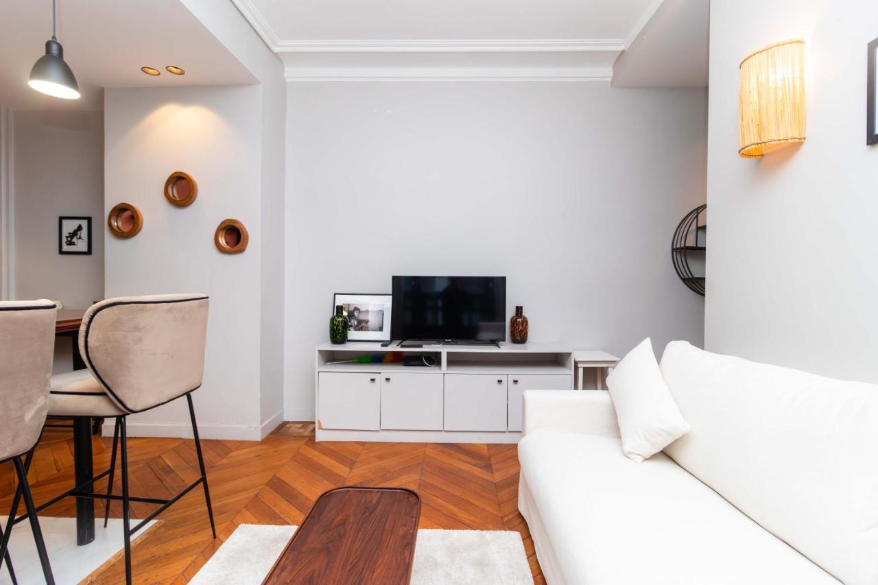 Apartment Center Of Paris By Studio Prestige Exterior foto